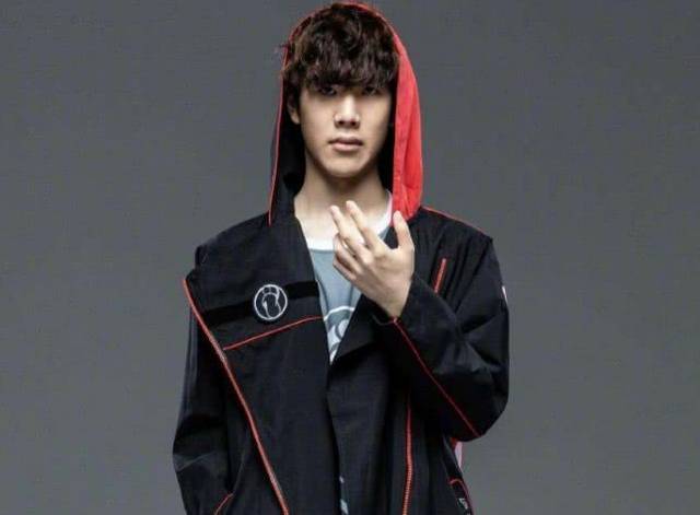 JackeyLove接受媒体专访：先锋赛打的很差 后面先打好每一场吧