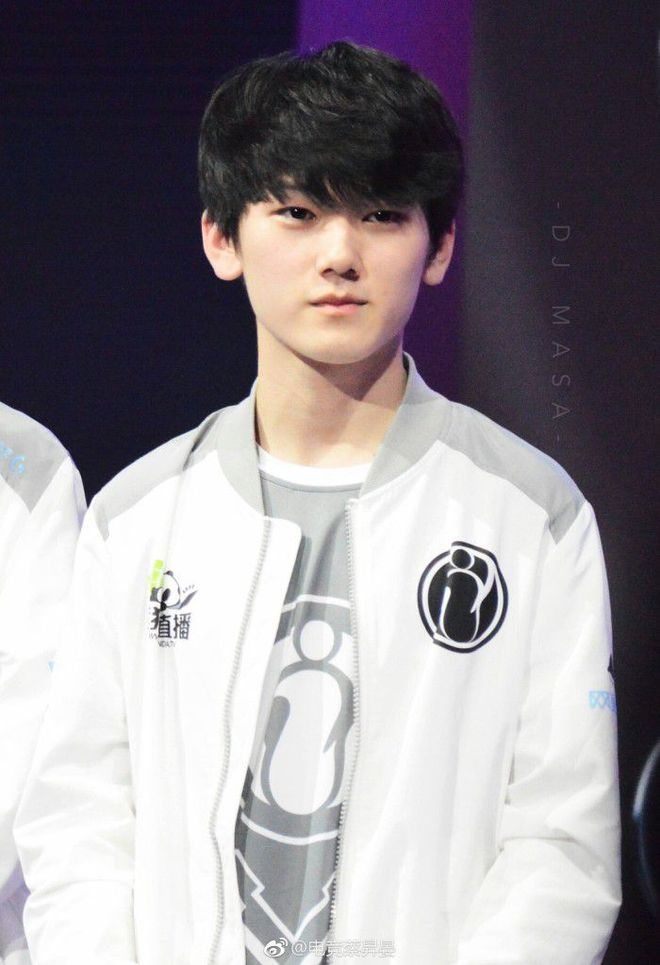 新赛季大小王再战！涵艺预测： Bilibili Gaming 2-1 JD Gaming