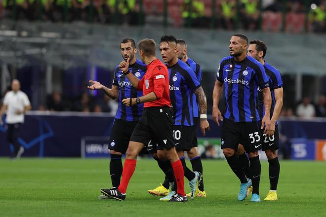 发生了什么！VIT完全失去了状态，被 T1 击败；！ T1 1-1 VIT